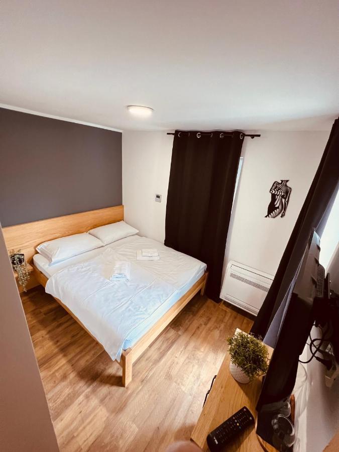 צרקליה נה גורניסקם Pjagodic Hotel Cerklje - 5Min To Airport מראה חיצוני תמונה
