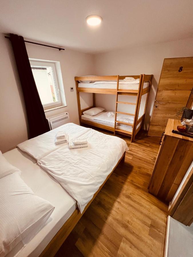 צרקליה נה גורניסקם Pjagodic Hotel Cerklje - 5Min To Airport מראה חיצוני תמונה