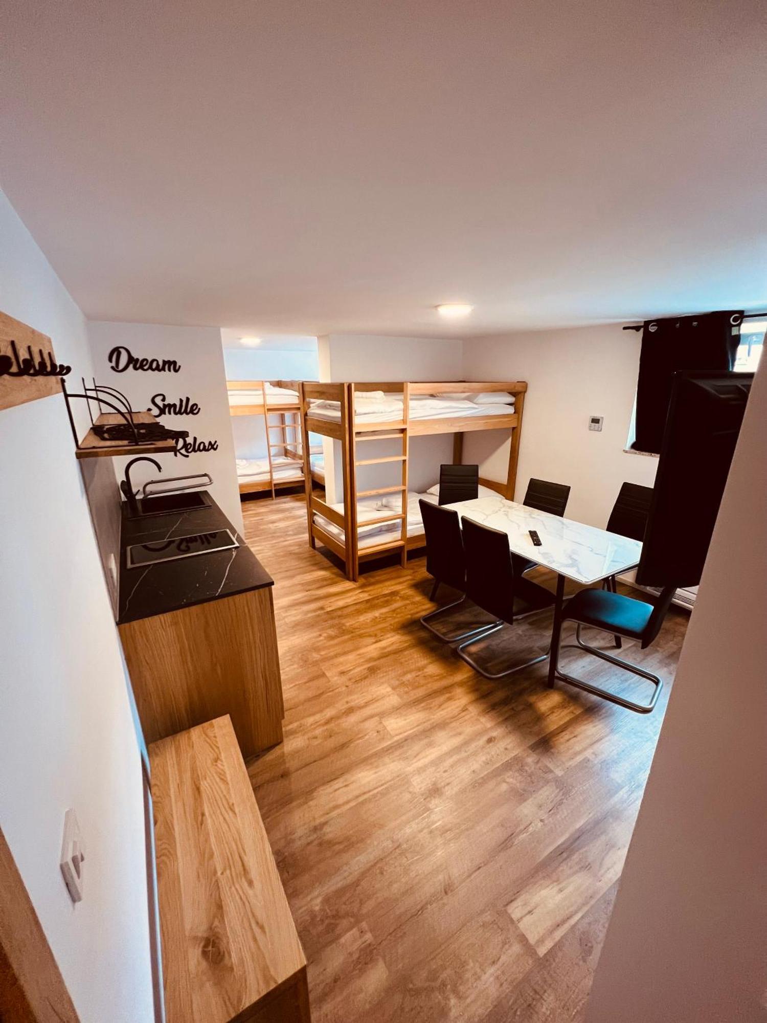 צרקליה נה גורניסקם Pjagodic Hotel Cerklje - 5Min To Airport מראה חיצוני תמונה
